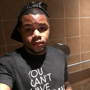 Meet your Posher, Dominique